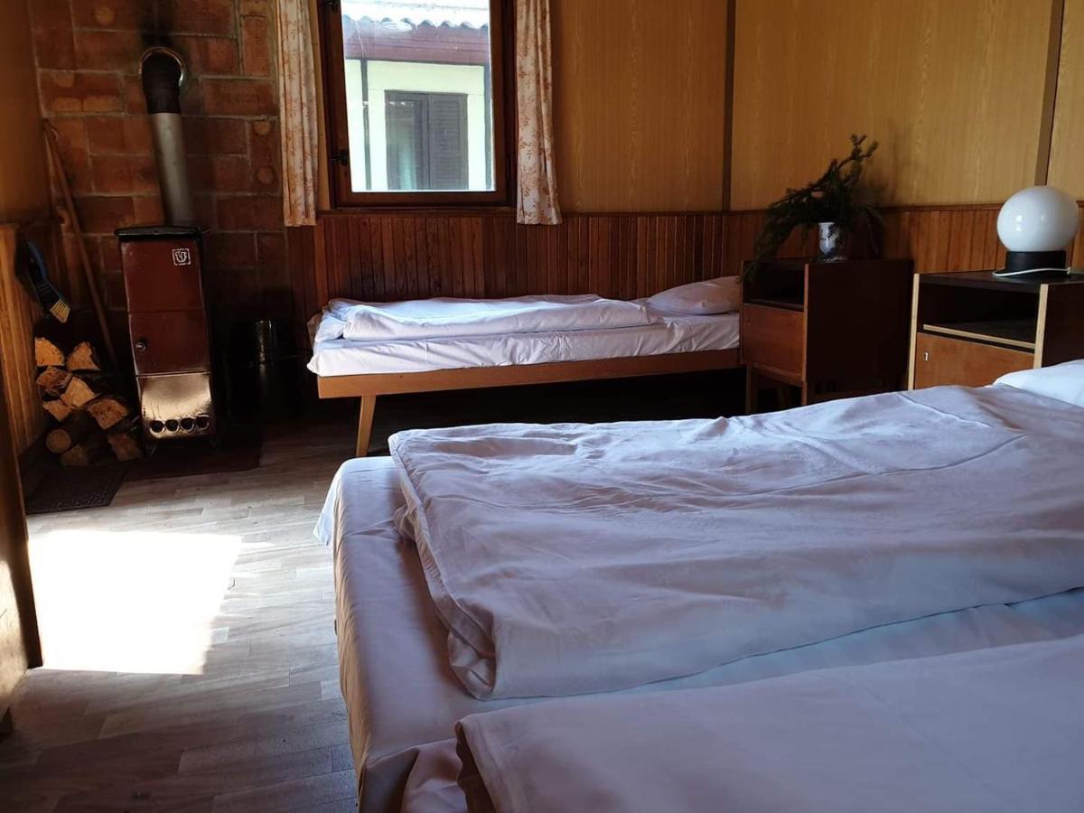 Chatovy Tabor Maly Ratmirov Dış mekan fotoğraf